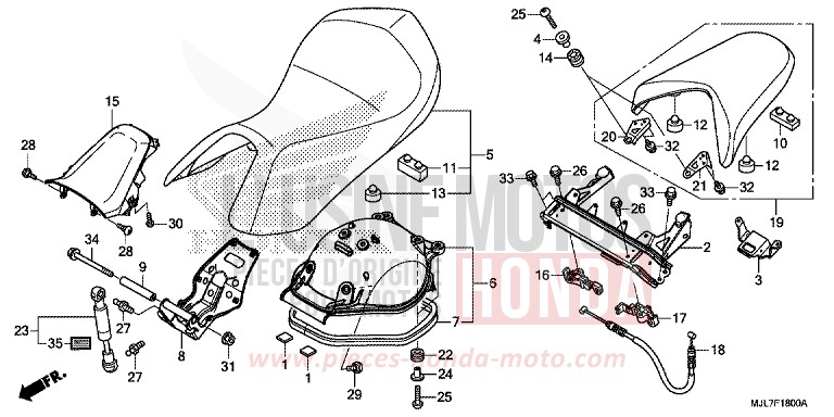 SIEGE de Integra 750 MAT BULLET SILVER (NH389) 2014